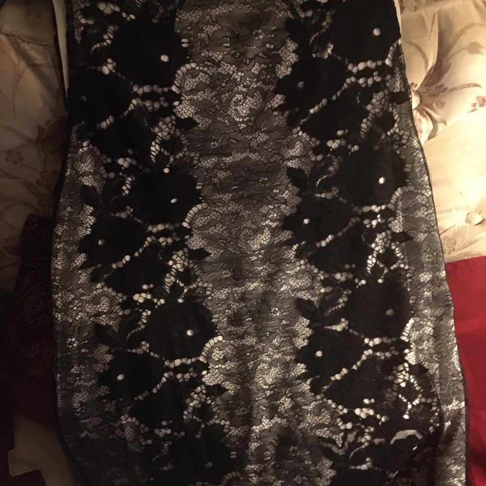 International concept black and beige lace blouse